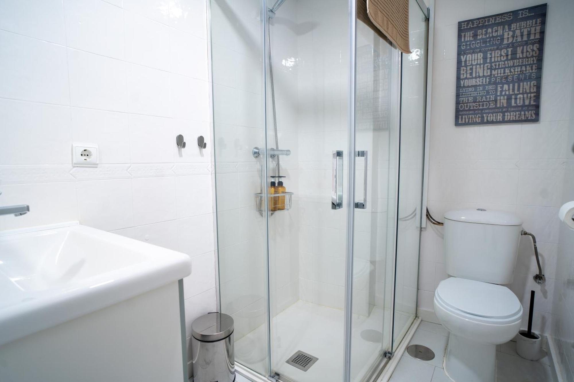Apartamento En El Corazon De Granada - Cochera Екстериор снимка