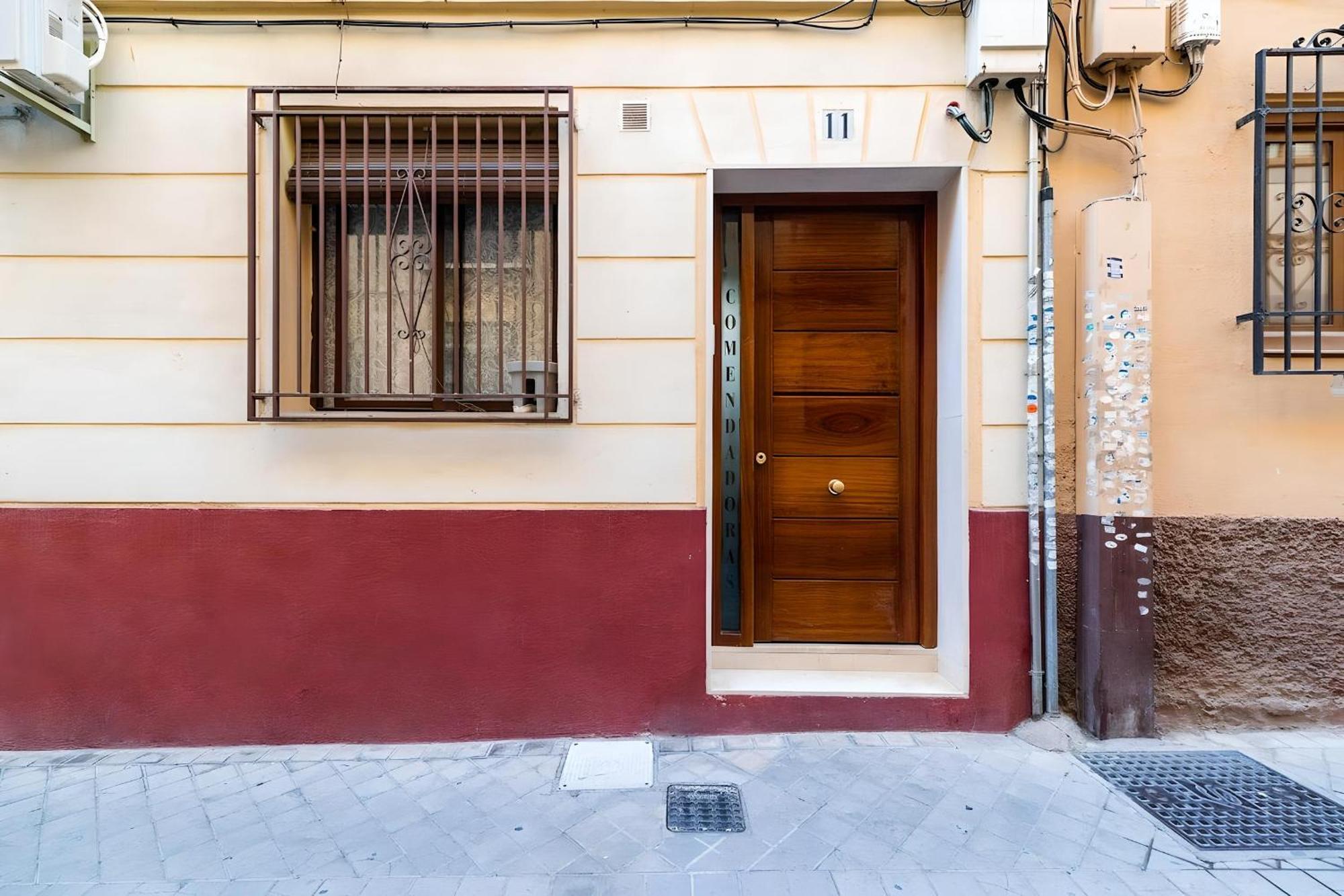 Apartamento En El Corazon De Granada - Cochera Екстериор снимка